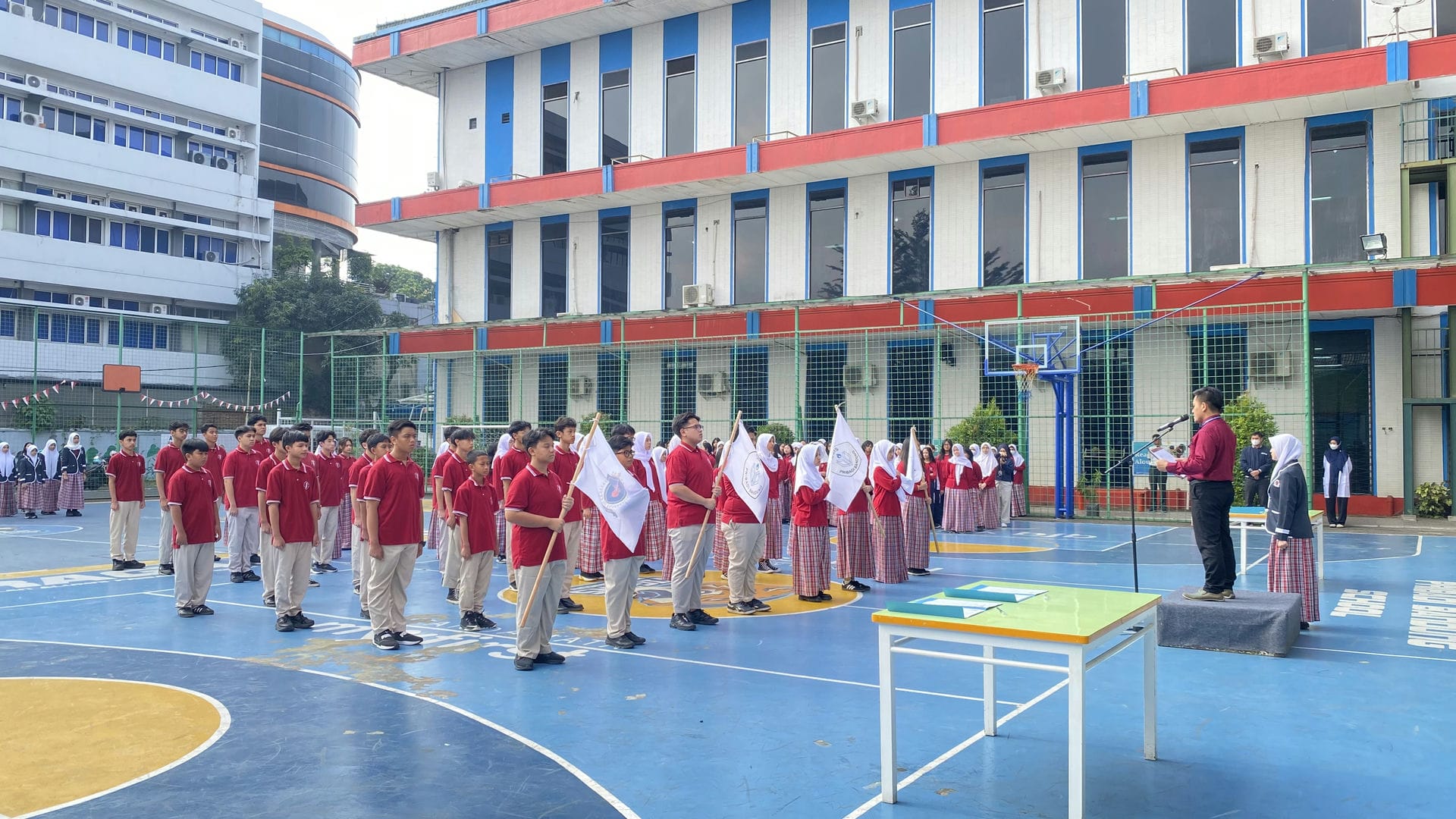 Merangkul Generasi Emas