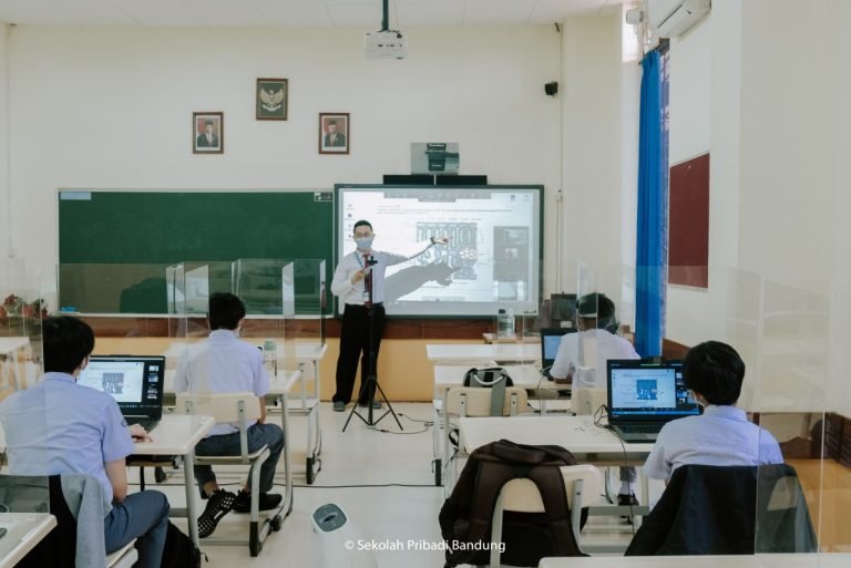 5 Siswa Pribadi Bandung School Lolos Beasiswa Indonesia Maju (BIM)